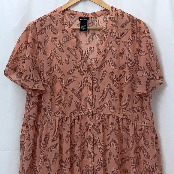 Women’s Torrid Size High-Low Sheer Blouse Size 1 (14/16) EUC - Picture 3 of 8